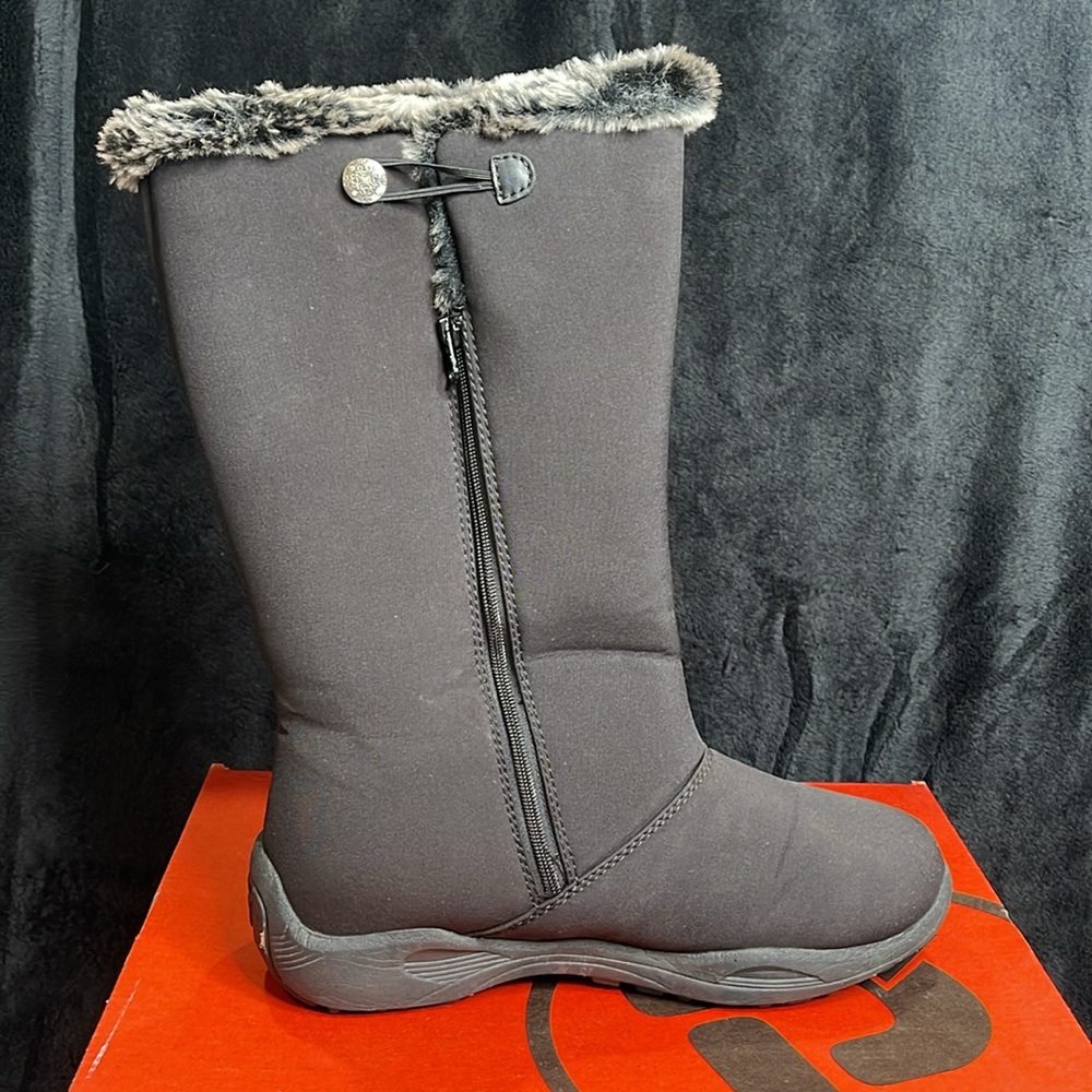 Propet Women's Black Boots size 8 wide width. - Picture 7 of 14